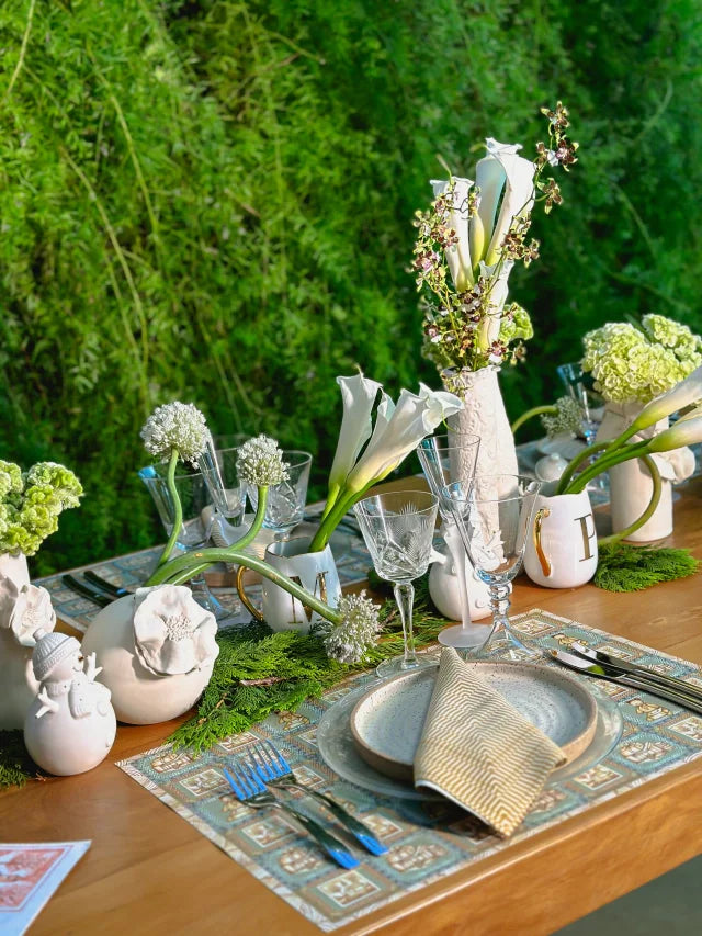 JOGO AMERICANO RETANGULAR DE TECIDO IMPERMEÁVEL - ESTAMPA URSINHOS LIBERTY NATALINO DOURADO CUENTO