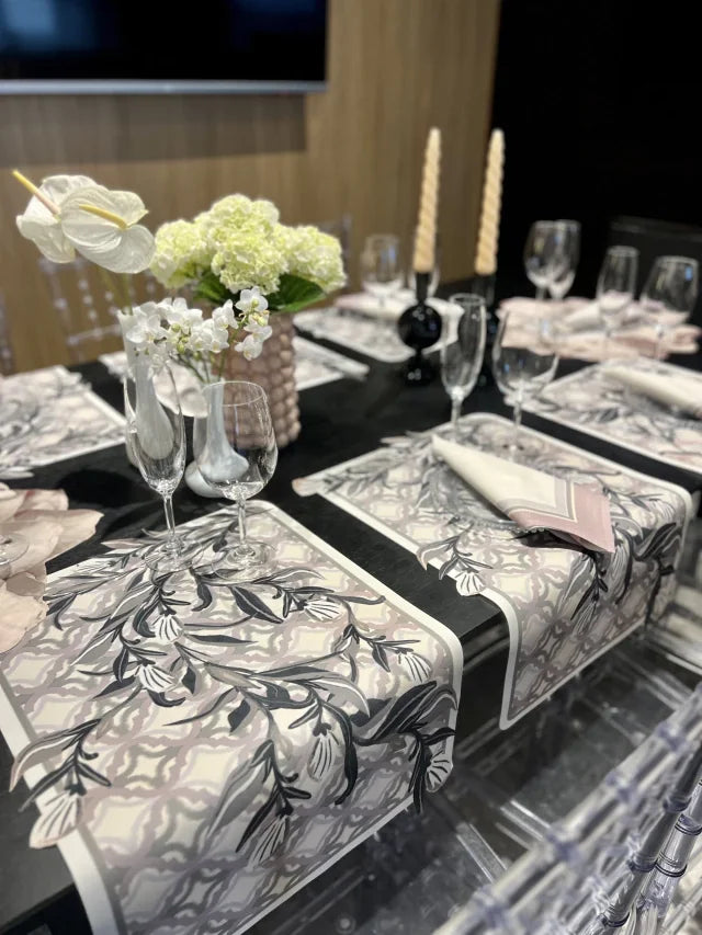 JOGO AMERICANO RETANGULAR DE TECIDO IMPERMEÁVEL - ESTAMPA MARROQUINA FOLHAGENS