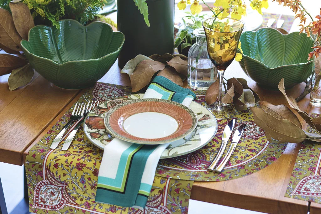 JOGO AMERICANO REDONDO DE TECIDO IMPERMEÁVEL - ESTAMPA CASHMERE AÇAFRÃO 