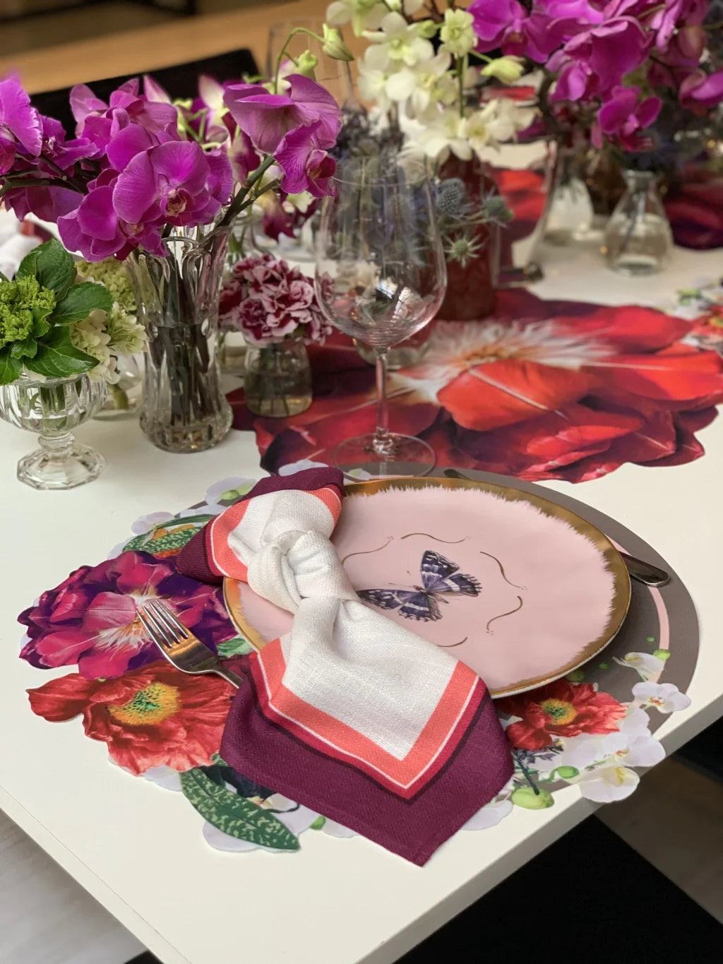 JOGO AMERICANO REDONDO DE TECIDO IMPERMEÁVEL - ESTAMPA LISA VIDA