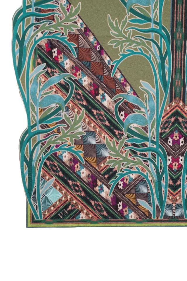 CAMINHO DE MESA VERDE DE TECIDO IMPERMEÁVEL - ESTAMPA FAMÍLIA LA FUENTE