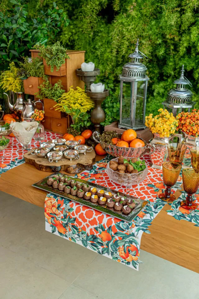 CAMINHO DE MESA LARANJA DE TECIDO IMPERMEÁVEL - ESTAMPA MARROQUINA FAMÍLIA LA MANDARINA