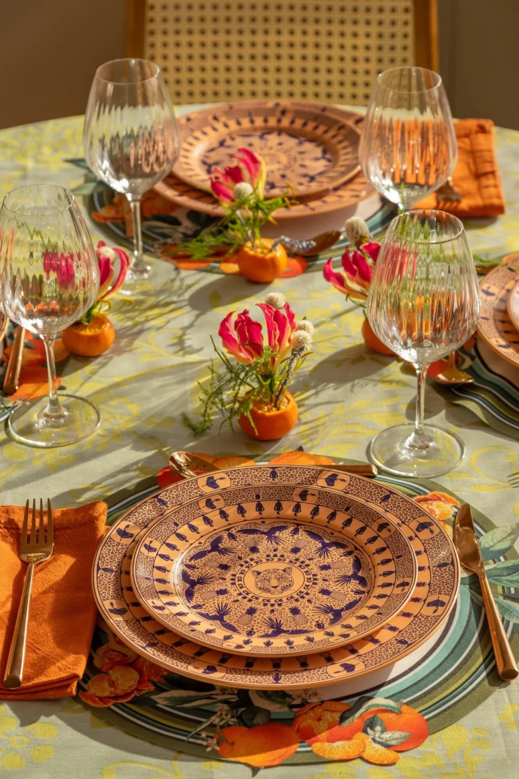 JOGO AMERICANO REDONDO DE TECIDO IMPERMEÁVEL - ESTAMPA LISA MANDARINA