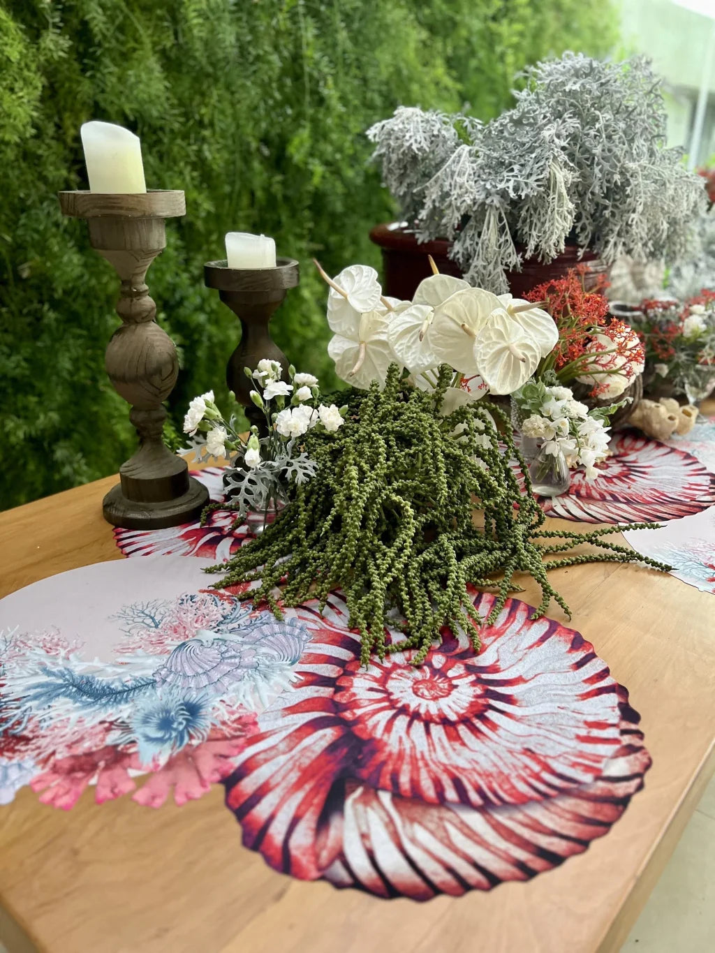 JOGO AMERICANO CONCHA DE TECIDO IMPERMEÁVEL - ESTAMPA VERMELHA MAR