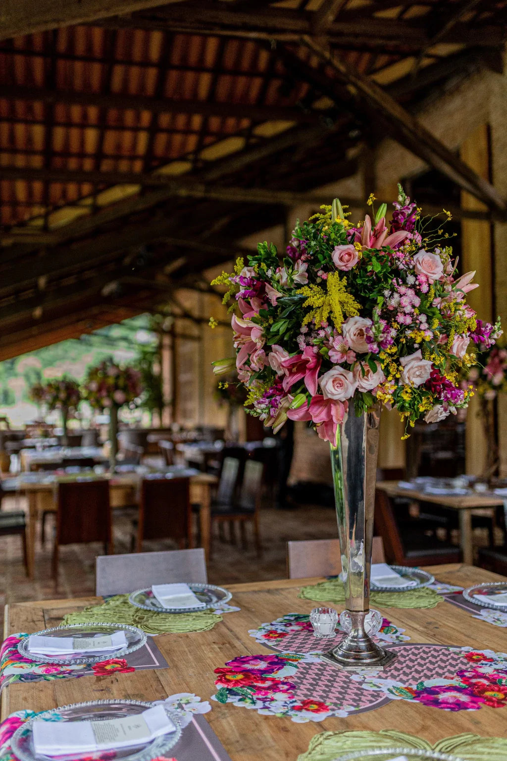 JOGO AMERICANO REDONDO DE TECIDO IMPERMEÁVEL - ESTAMPA PIED DE POULE ROSA