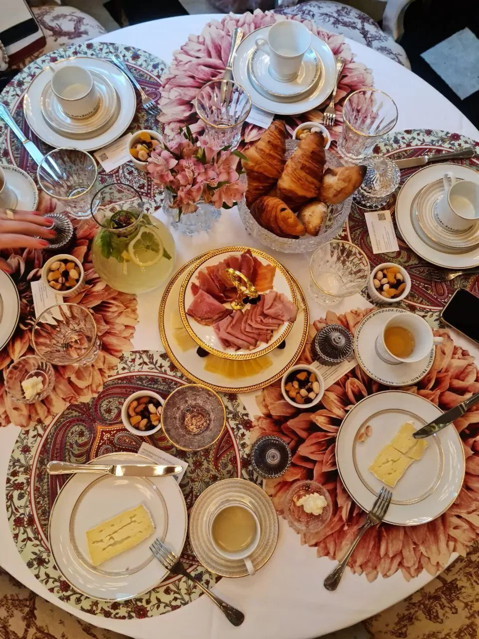 JOGO AMERICANO FLOR DE TECIDO IMPERMEÁVEL - ESTAMPA CRISÂNTEMO ROSA ANTIGO BOSQUE