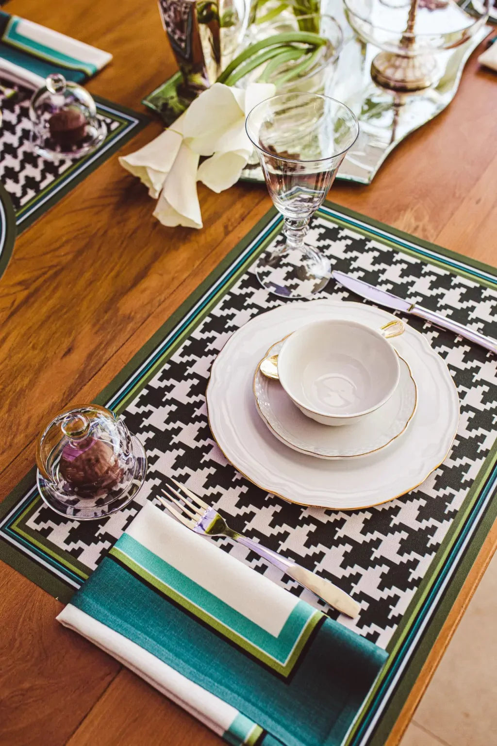 JOGO AMERICANO RETANGULAR DE TECIDO IMPERMEÁVEL - ESTAMPA PIED DE POULE VERDE