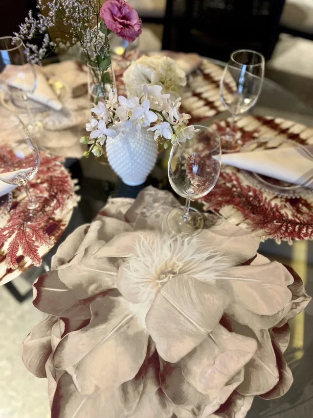 JOGO AMERICANO FLOR COMIENZO DE TECIDO IMPERMEÁVEL - ESTAMPA CINZA