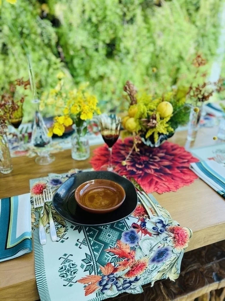 JOGO AMERICANO RETANGULAR DE TECIDO IMPERMEÁVEL - ESTAMPA PONTO CRUZ VERDE LA GLORIA