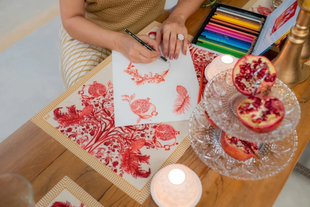 JOGO AMERICANO RETANGULAR DE TECIDO IMPERMEÁVEL - ESTAMPA ROMÃ LIBERTY VERMELHA PAZ