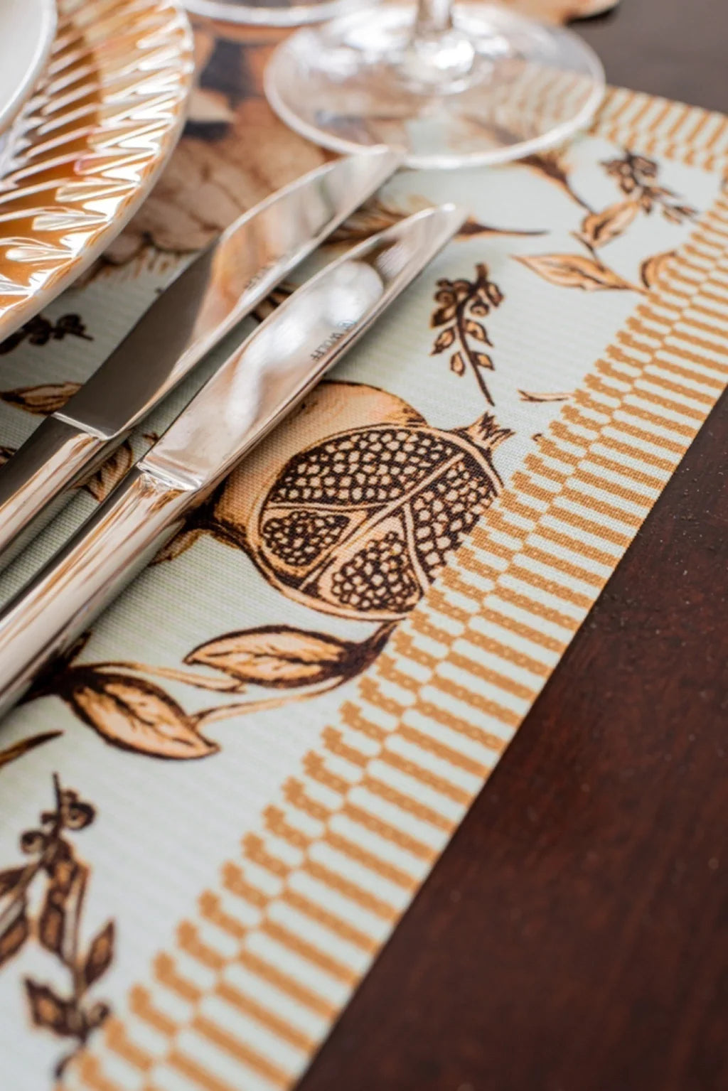 JOGO AMERICANO RETANGULAR DE TECIDO IMPERMEÁVEL - ESTAMPA ROMÃ LIBERTY CELESTE PAZ