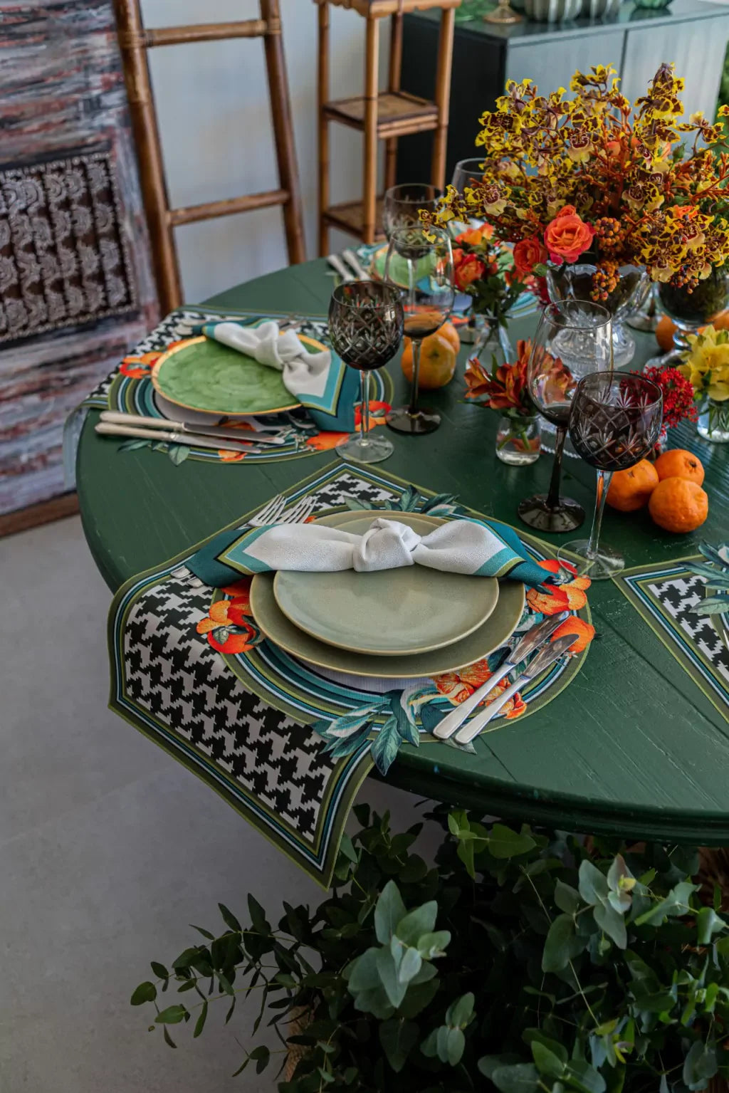 JOGO AMERICANO REDONDO DE TECIDO IMPERMEÁVEL - ESTAMPA LISA MANDARINA