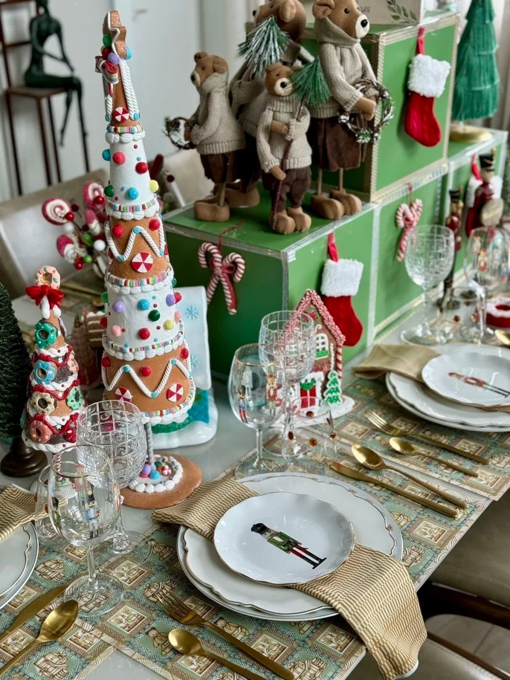 JOGO AMERICANO RETANGULAR DE TECIDO IMPERMEÁVEL - ESTAMPA URSINHOS LIBERTY NATALINO DOURADO CUENTO