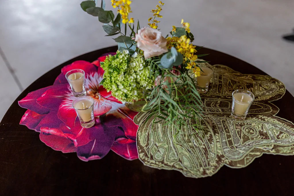 JOGO AMERICANO BORBOLETA DE TECIDO IMPERMEÁVEL - ESTAMPA DOURADA