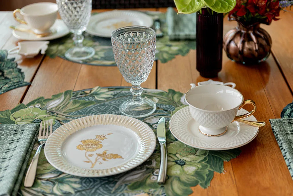 JOGO AMERICANO REDONDO DE TECIDO IMPERMEÁVEL - ESTAMPA FLORAL GEOMÉTRICO VERDE 