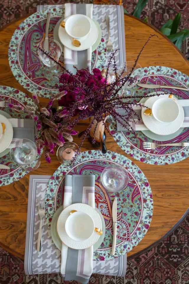 JOGO AMERICANO REDONDO DE TECIDO IMPERMEÁVEL - ESTAMPA CASHMERE VERDE MENTA