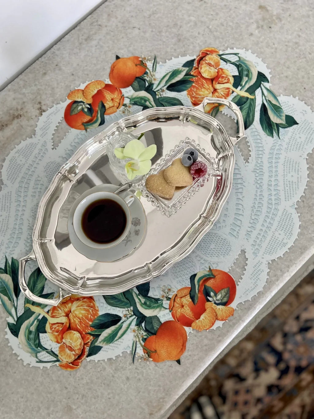 JOGO AMERICANO OVAL DE TECIDO IMPERMEÁVEL - ESTAMPA RENDA RENASCENÇA