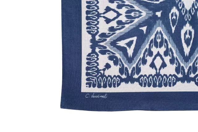 MANTEL ALMA - ESTAMPA PADRONAGENS IKAT E MAR AZUL OFF WHITE