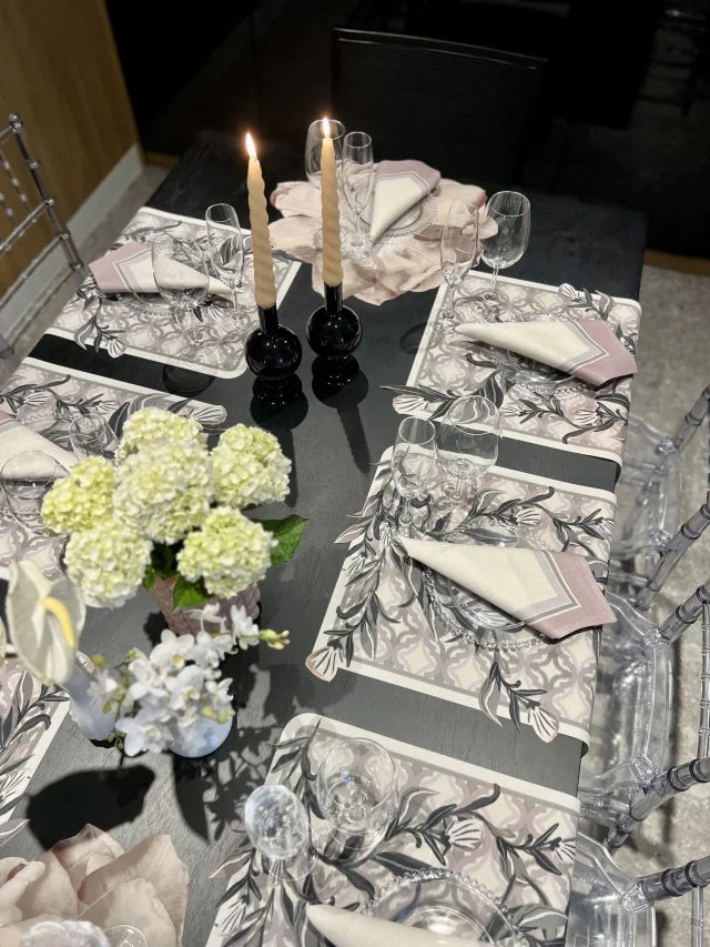 JOGO AMERICANO FLOR COMIENZO DE TECIDO IMPERMEÁVEL - ESTAMPA CINZA