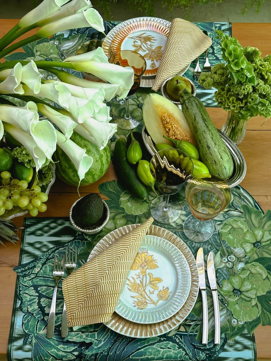 JOGO AMERICANO REDONDO DE TECIDO IMPERMEÁVEL - ESTAMPA FLORAL GEOMÉTRICO VERDE 