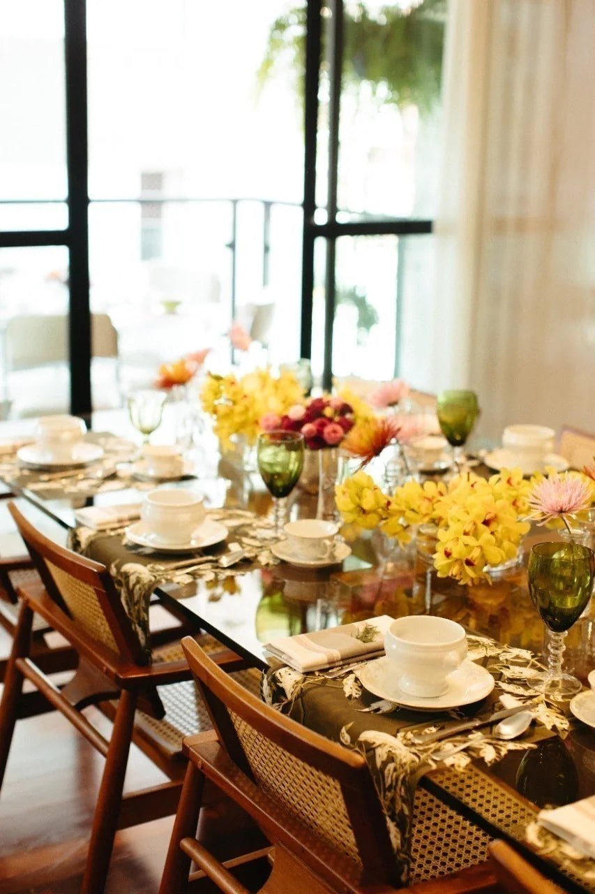 GUARDANAPO DE TECIDO EM LINHO CINZA COM TOQUE MACIO - FAMÍLIA EL BOSQUE