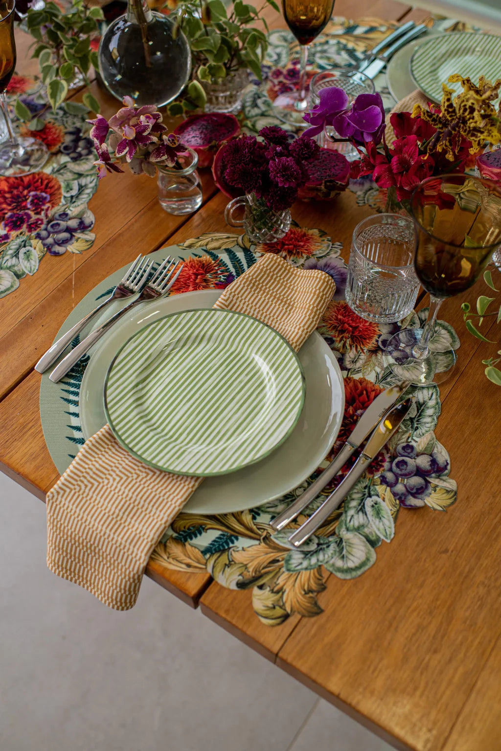 JOGO AMERICANO REDONDO DE TECIDO IMPERMEÁVEL - ESTAMPA LISO VERDE LA GLORIA