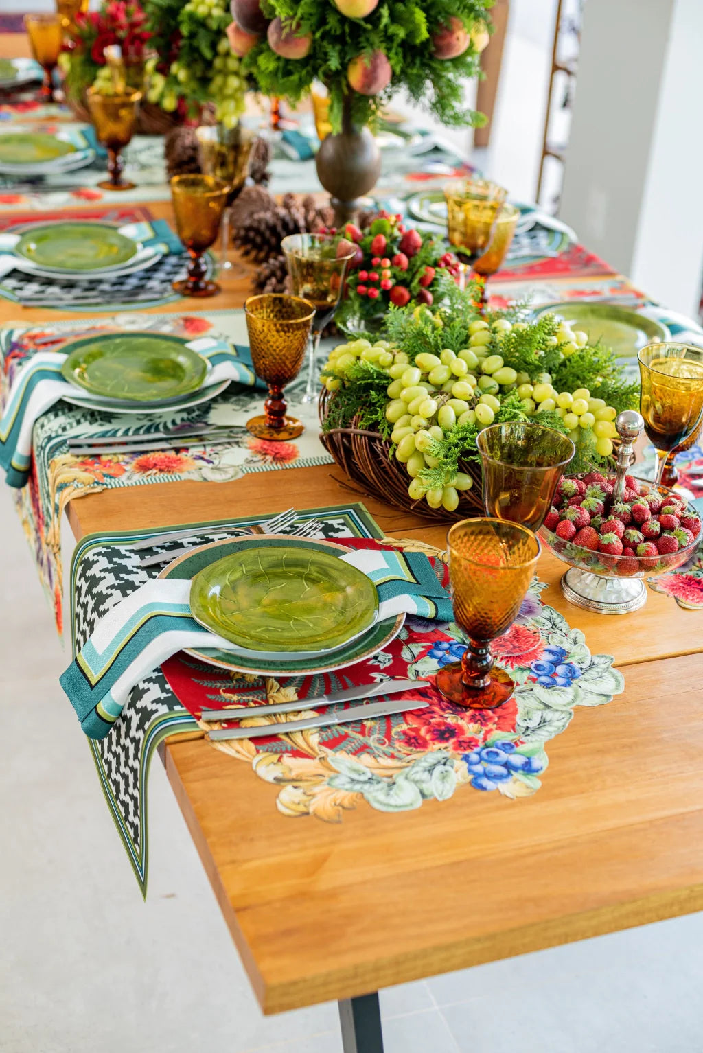 JOGO AMERICANO REDONDO DE TECIDO IMPERMEÁVEL - ESTAMPA LISO VERMELHA LA GLORIA