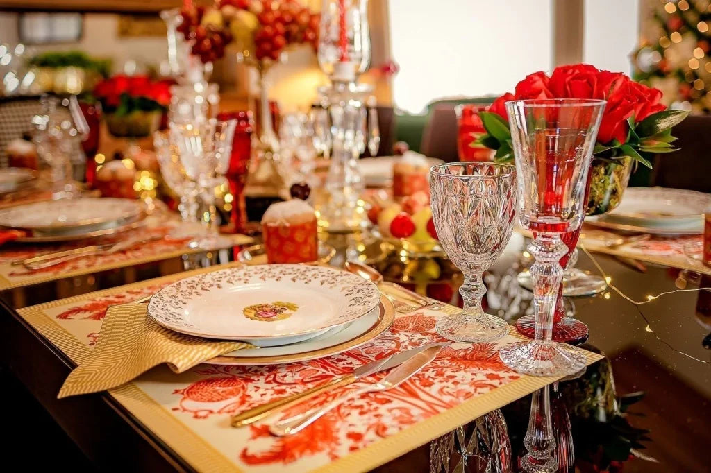 JOGO AMERICANO RETANGULAR DE TECIDO IMPERMEÁVEL - ESTAMPA ROMÃ LIBERTY VERMELHA PAZ