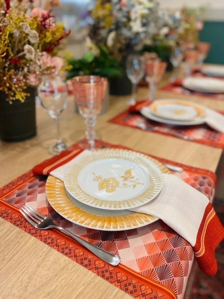 JOGO AMERICANO RETANGULAR DE TECIDO IMPERMEÁVEL - ESTAMPA ORIENTAL VERMELHA LA GLORIA