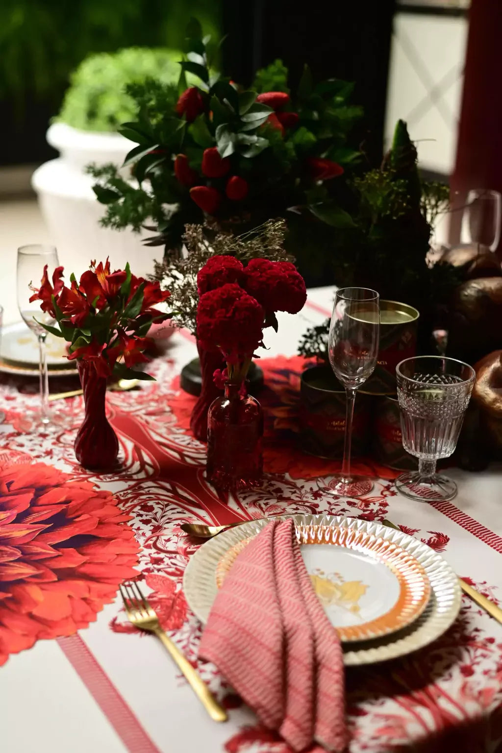 JOGO AMERICANO FLOR DE TECIDO IMPERMEÁVEL - ESTAMPA CRISÂNTEMO LARANJA LA GLORIA