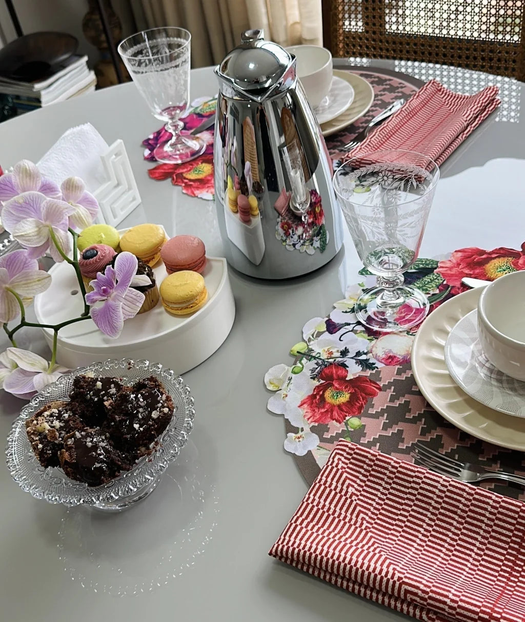 GUARDANAPO DE TECIDO EM LINHO VERMELHO COM TOQUE MACIO - FAMÍLIA LA PAZ