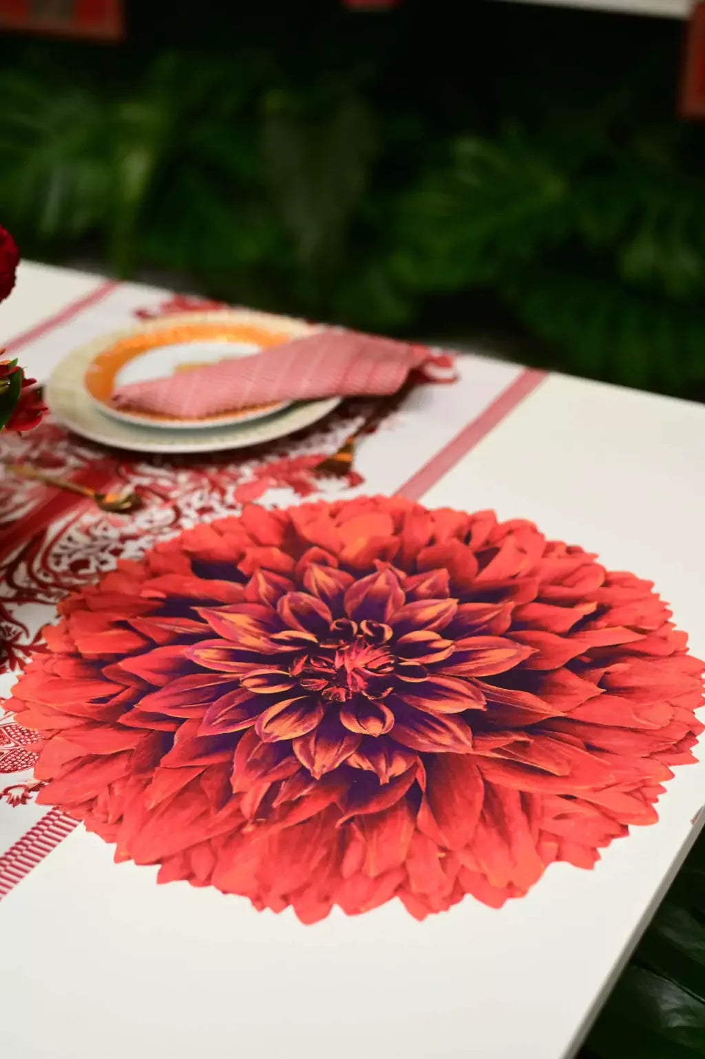 JOGO AMERICANO FLOR DE TECIDO IMPERMEÁVEL - ESTAMPA CRISÂNTEMO LARANJA LA GLORIA