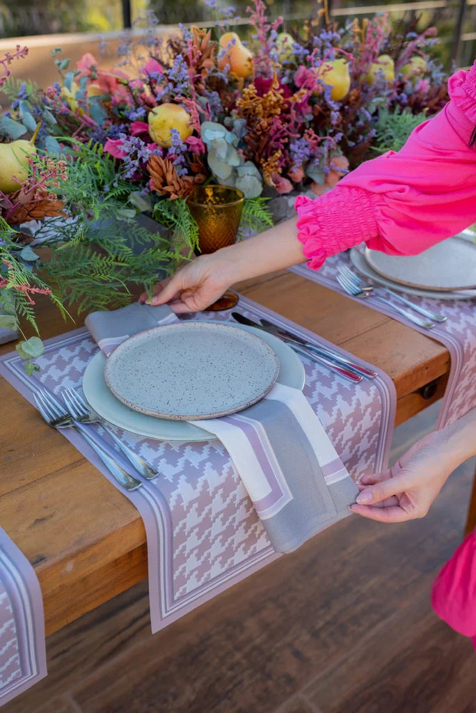 GUARDANAPO DE TECIDO EM LINHO CINZA COM TOQUE MACIO - FAMÍLIA EL BOSQUE