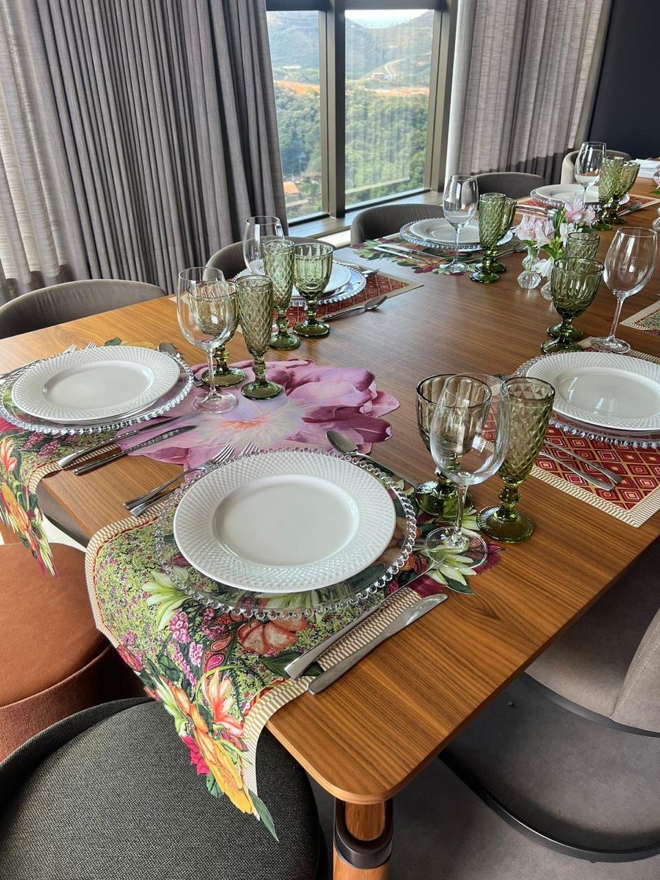 JOGO AMERICANO RETANGULAR DE TECIDO IMPERMEÁVEL - ESTAMPA FLORAL GEOMÉTRICA PARAÍSO