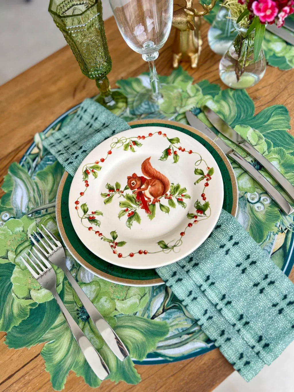 JOGO AMERICANO REDONDO DE TECIDO IMPERMEÁVEL - ESTAMPA FLORAL GEOMÉTRICO VERDE 