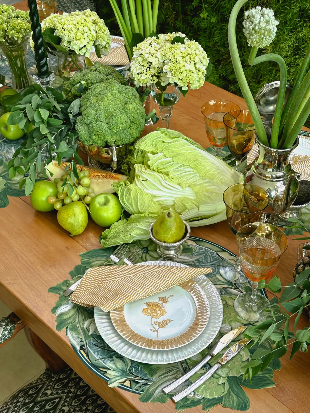 JOGO AMERICANO REDONDO DE TECIDO IMPERMEÁVEL - ESTAMPA FLORAL GEOMÉTRICO VERDE 