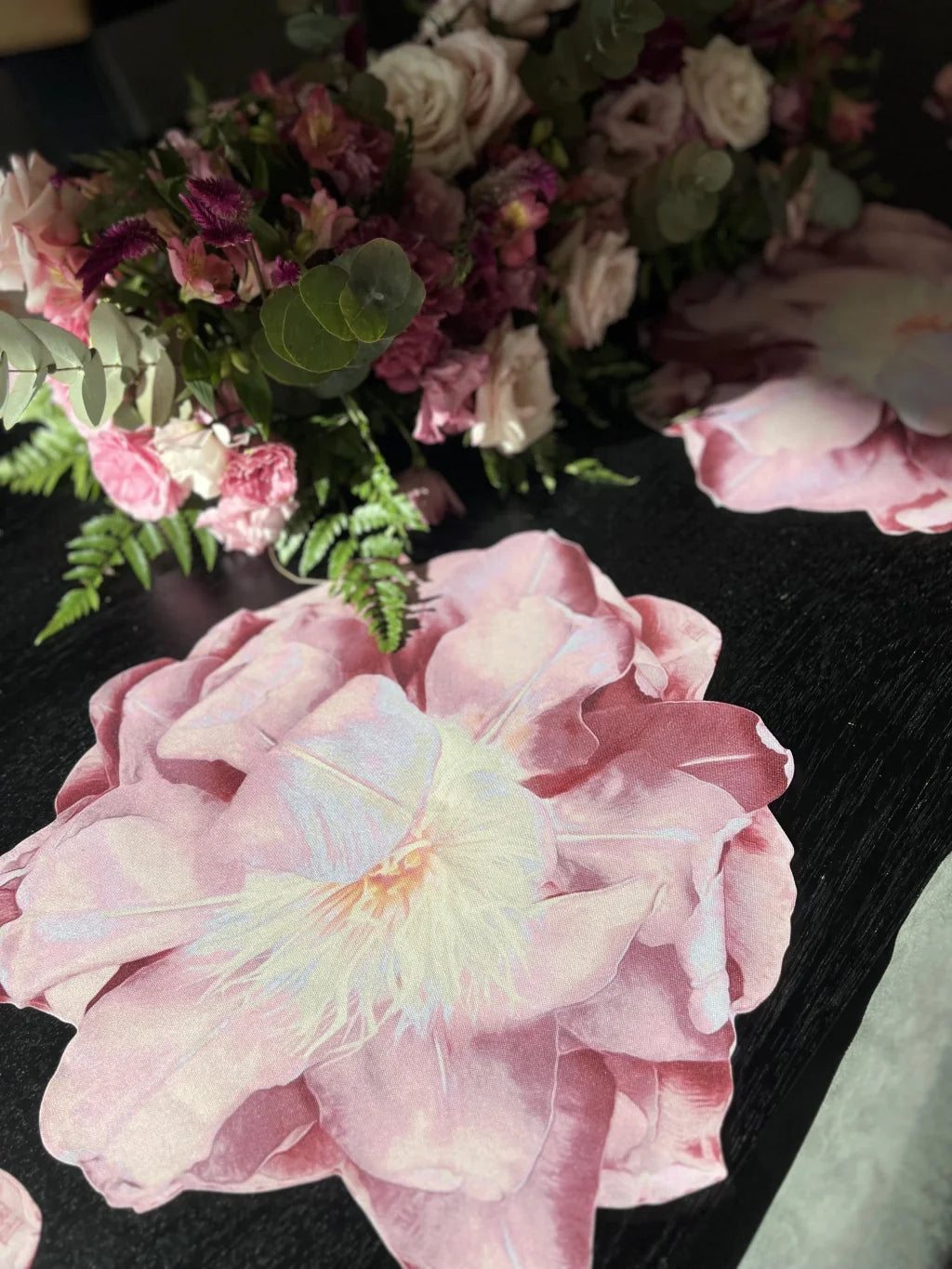 JOGO AMERICANO FLOR CAMPO DE TECIDO IMPERMEÁVEL - ESTAMPA ROSA VINTAGE