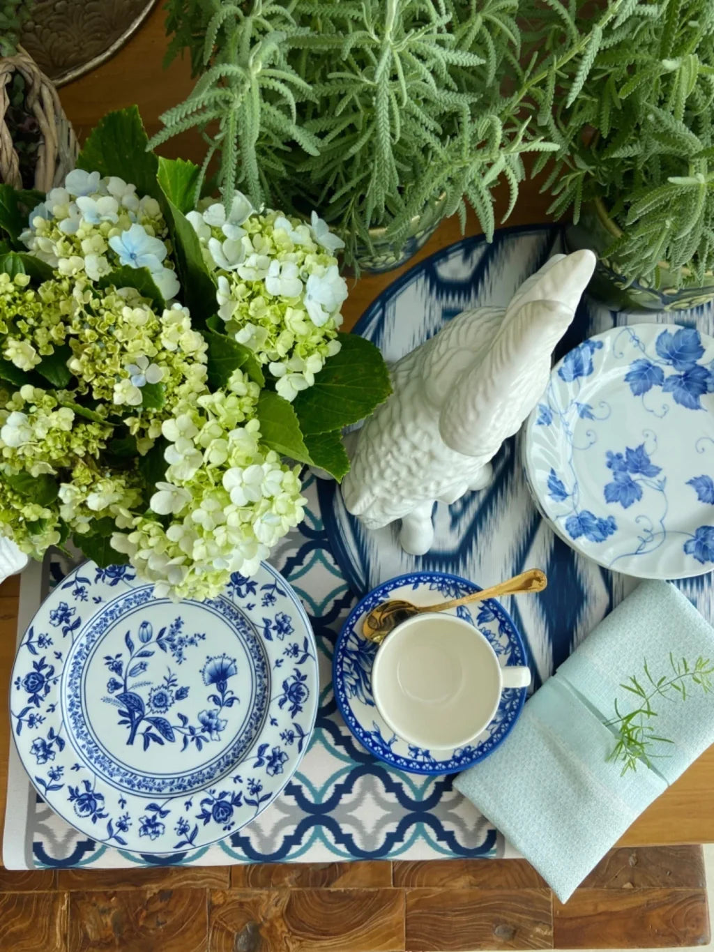 JOGO AMERICANO REDONDO DE TECIDO IMPERMEÁVEL - ESTAMPA IKAT AZUL